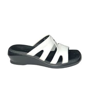 CLARKS women’s Casual Comfortable Sandal - US 7.5